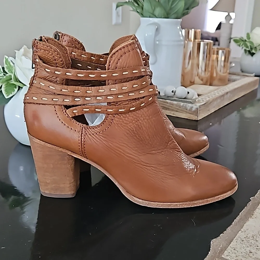 Frye Naomi Pickstitch Whiskey Colored Leather Ankle Boots - Picture 3 of 11